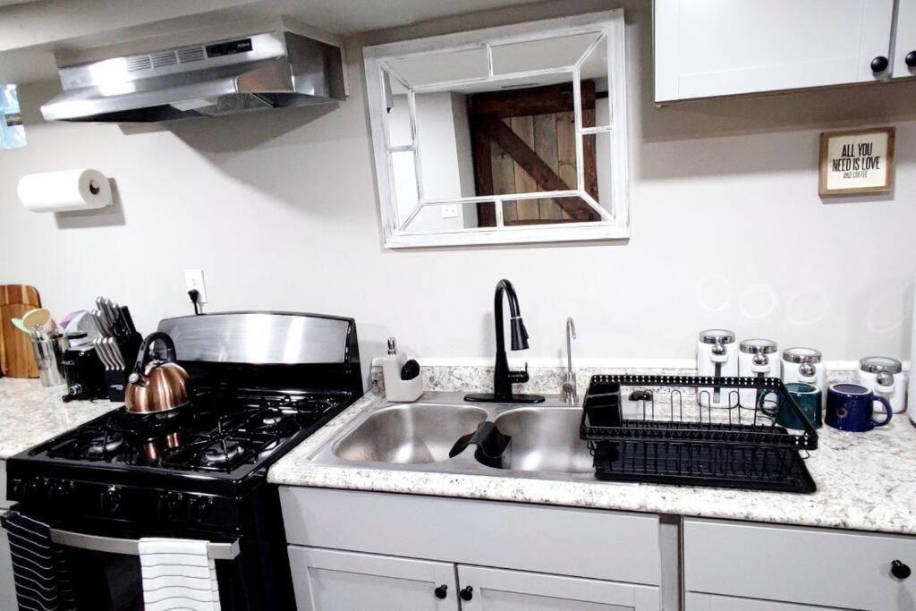 Spacious Suite Close To Downtown Indy/ King Bed Indianápolis Exterior foto